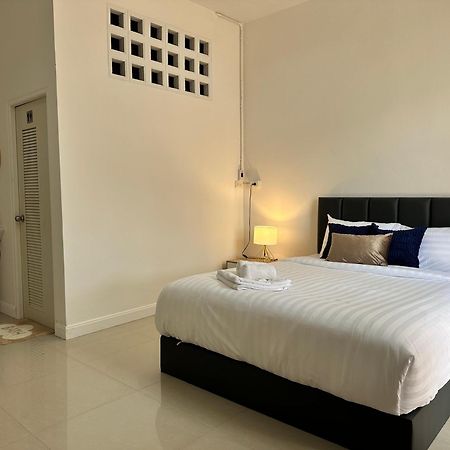 Home Living 8 At Hat Yai Ban Kho Hong Exterior photo