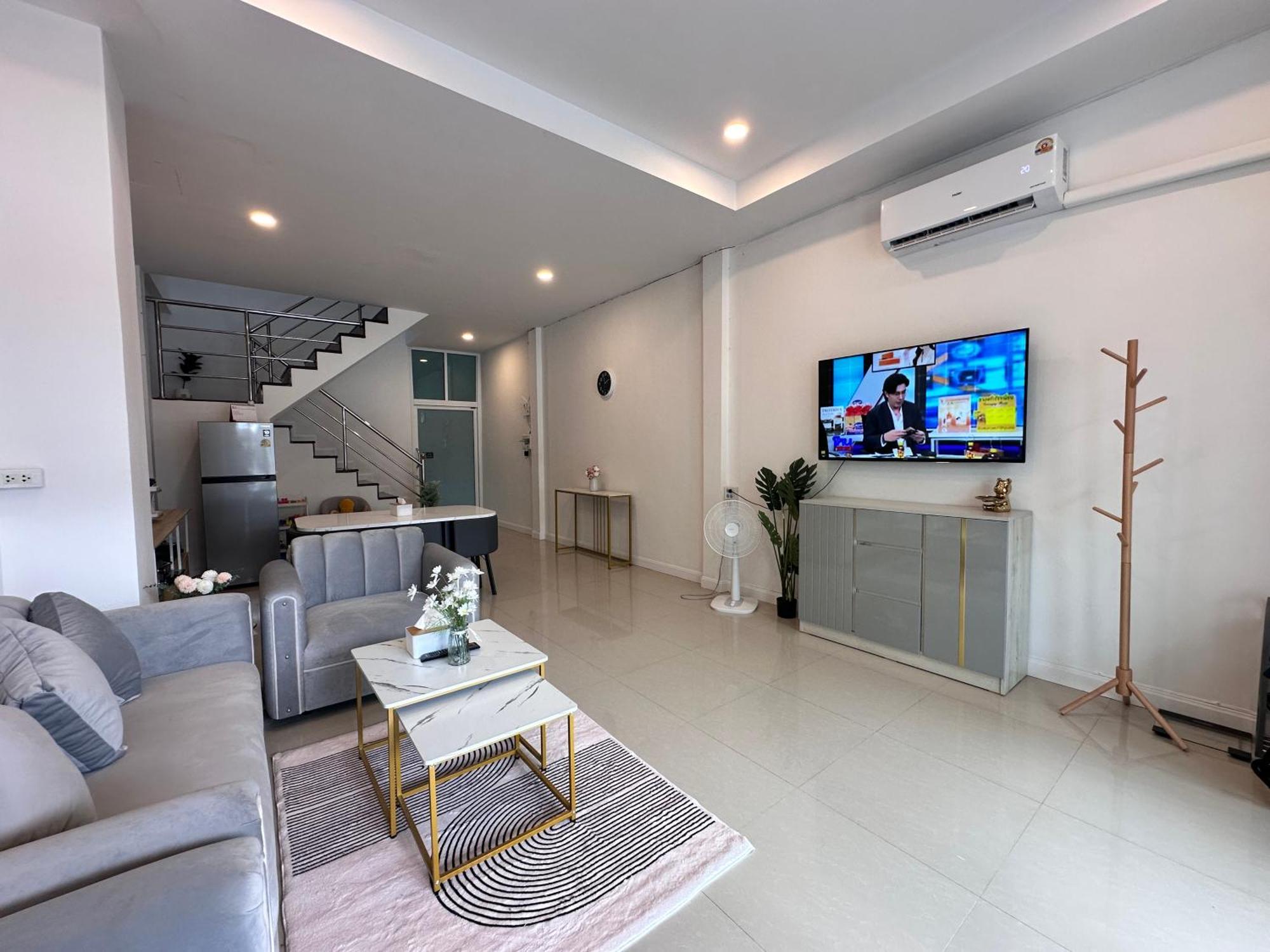 Home Living 8 At Hat Yai Ban Kho Hong Exterior photo