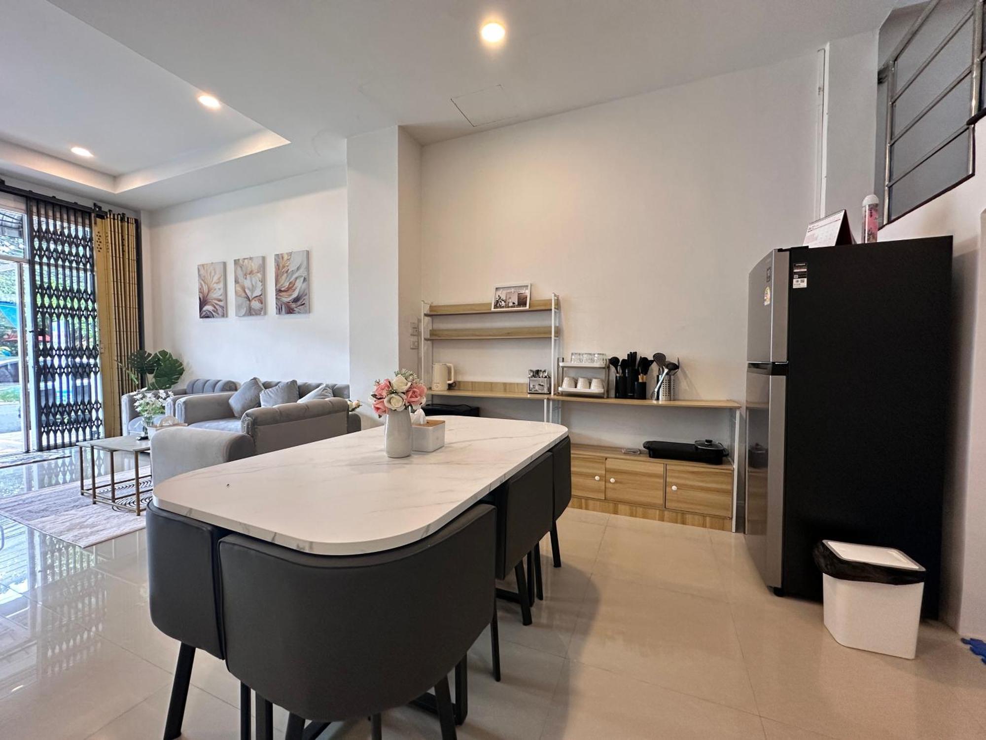 Home Living 8 At Hat Yai Ban Kho Hong Exterior photo